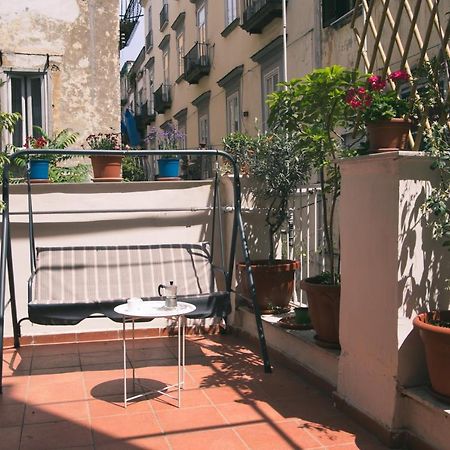 La Casa Del Nespolo, 2 Terrazzi E 2 Bagni In Centro Apartment Naples Luaran gambar
