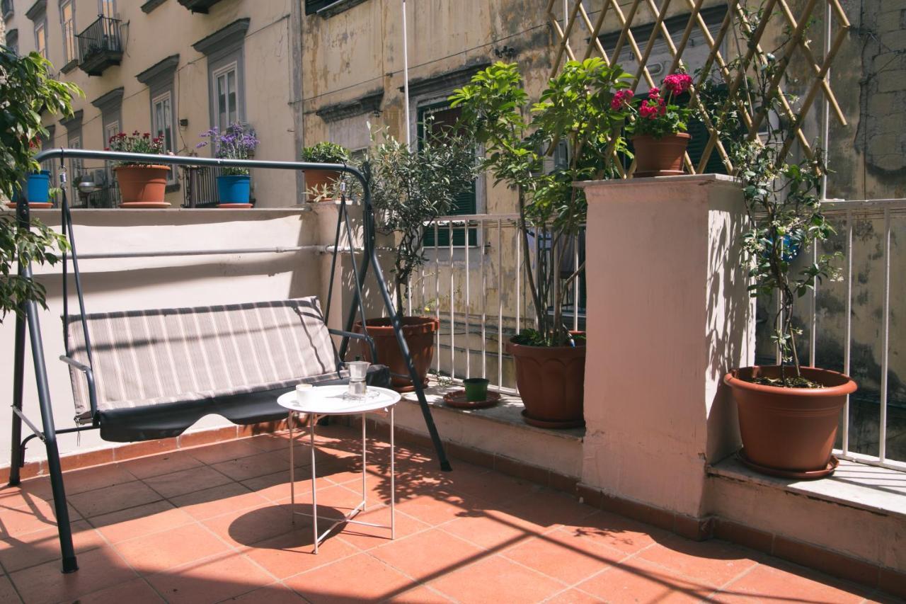 La Casa Del Nespolo, 2 Terrazzi E 2 Bagni In Centro Apartment Naples Luaran gambar