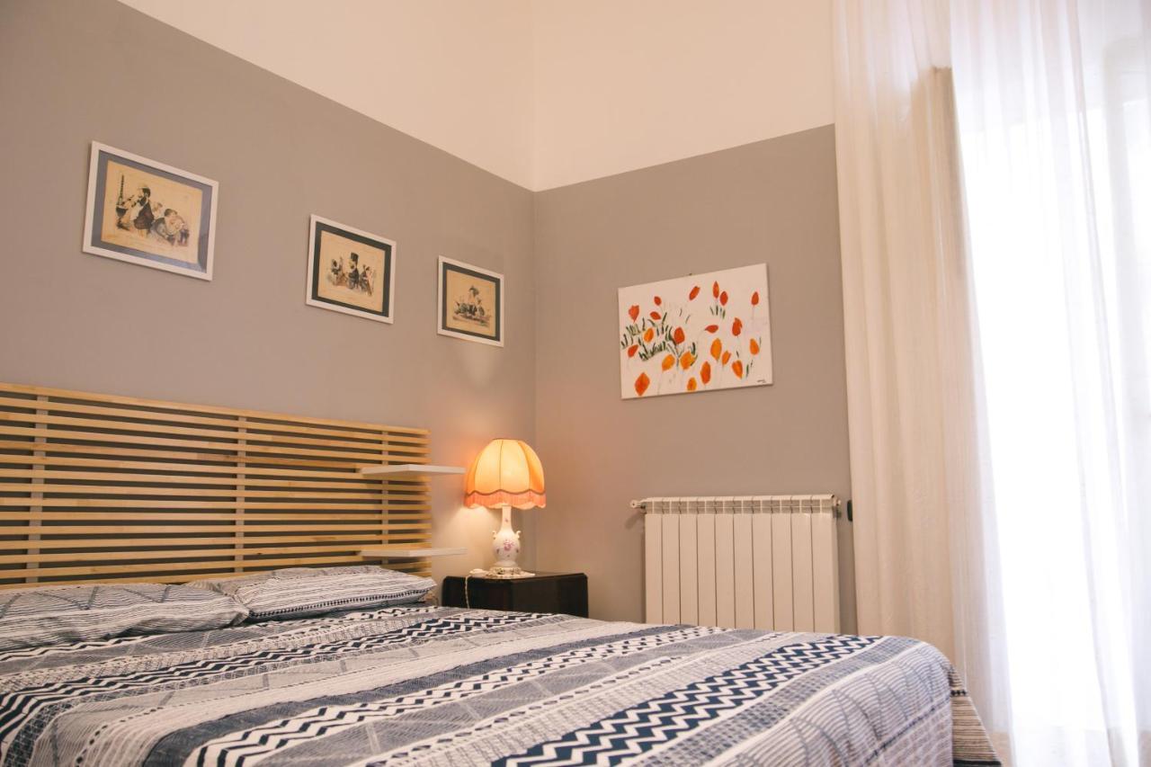 La Casa Del Nespolo, 2 Terrazzi E 2 Bagni In Centro Apartment Naples Luaran gambar