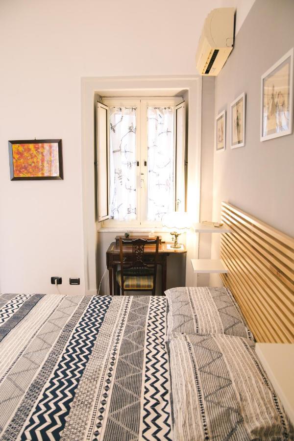 La Casa Del Nespolo, 2 Terrazzi E 2 Bagni In Centro Apartment Naples Luaran gambar