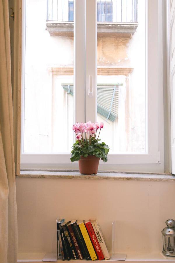 La Casa Del Nespolo, 2 Terrazzi E 2 Bagni In Centro Apartment Naples Luaran gambar