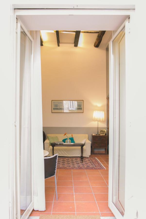 La Casa Del Nespolo, 2 Terrazzi E 2 Bagni In Centro Apartment Naples Luaran gambar