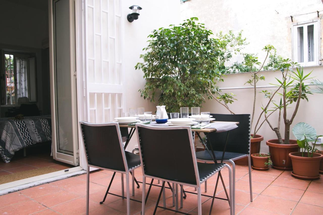 La Casa Del Nespolo, 2 Terrazzi E 2 Bagni In Centro Apartment Naples Luaran gambar