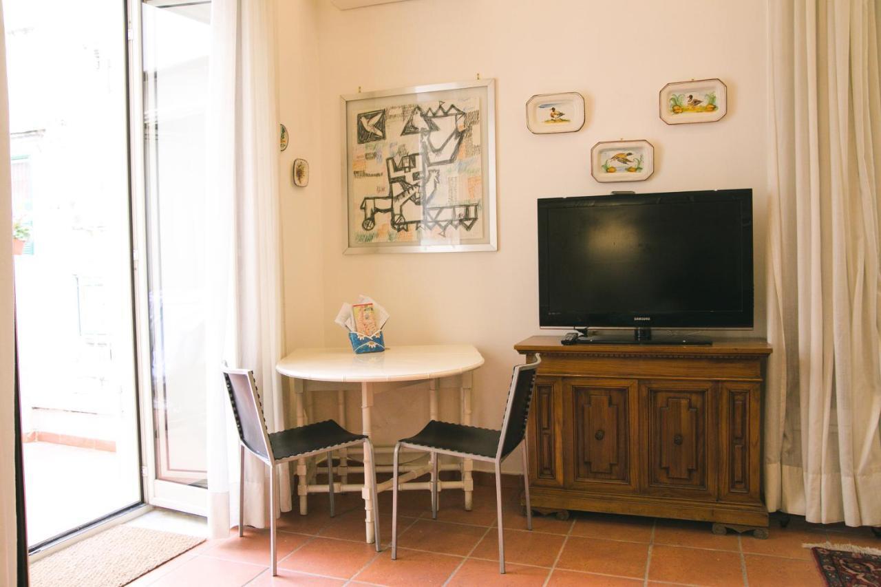La Casa Del Nespolo, 2 Terrazzi E 2 Bagni In Centro Apartment Naples Luaran gambar